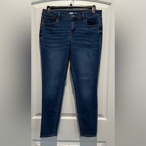 Old Navy Rockstar super Skinny Jeans